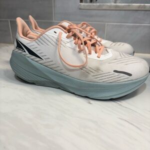 Altra Women's fwd Experience women's shoe